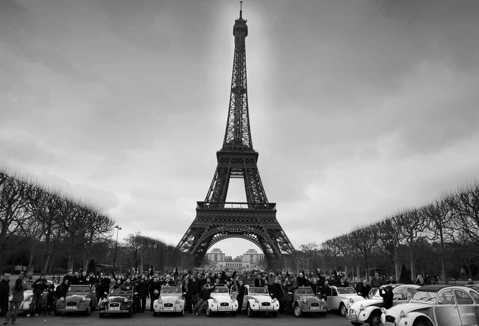 Classic, Romantic Paris: 3-Hour Vintage 2CV Tour - Montmartre romance: Sacré-Cœur to Moulin Rouge and Pigalle