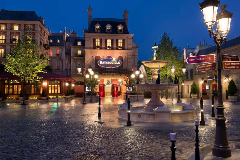 Disneyland® Paris Tickets for Train and Parks - Using the Disney App and Fast Pass to Tame Lines