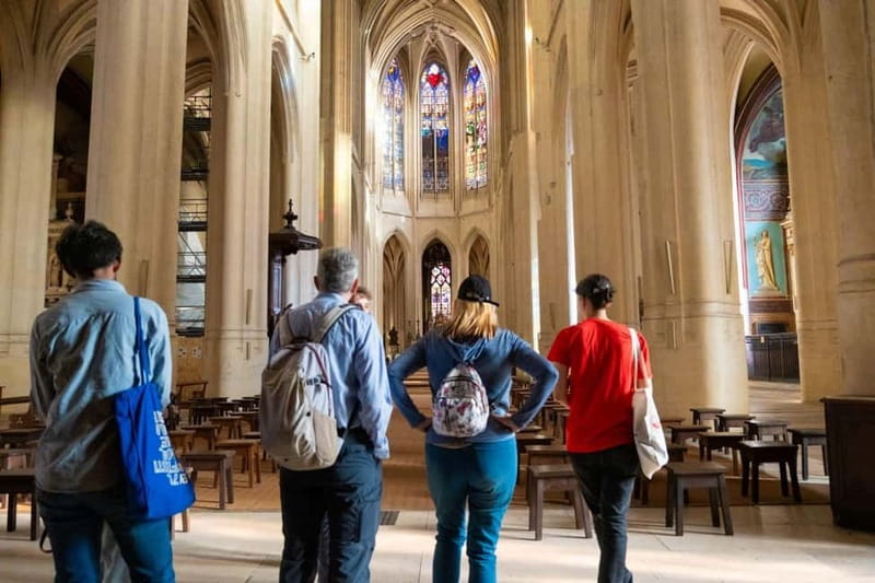 Explore the Marais: Culture, History & Hidden Gems of Paris - Meeting by Pompidou: Art, Street Life, and the Right Starting Mood
