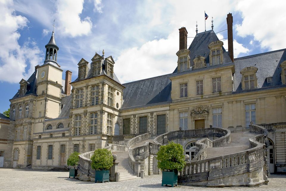Fontainebleau & Vaux-le-Vicomte Châteaux Day Tour from Paris - Fontainebleau Time: A UNESCO Château That Stayed In Use for 7 Centuries