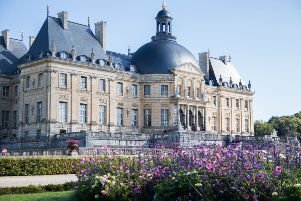 From Paris: Chateau de Fontainebleau & Vaux-Le-Vicomte Tour - Château de Fontainebleau: Napoleon’s Throne and 1,500-room scale