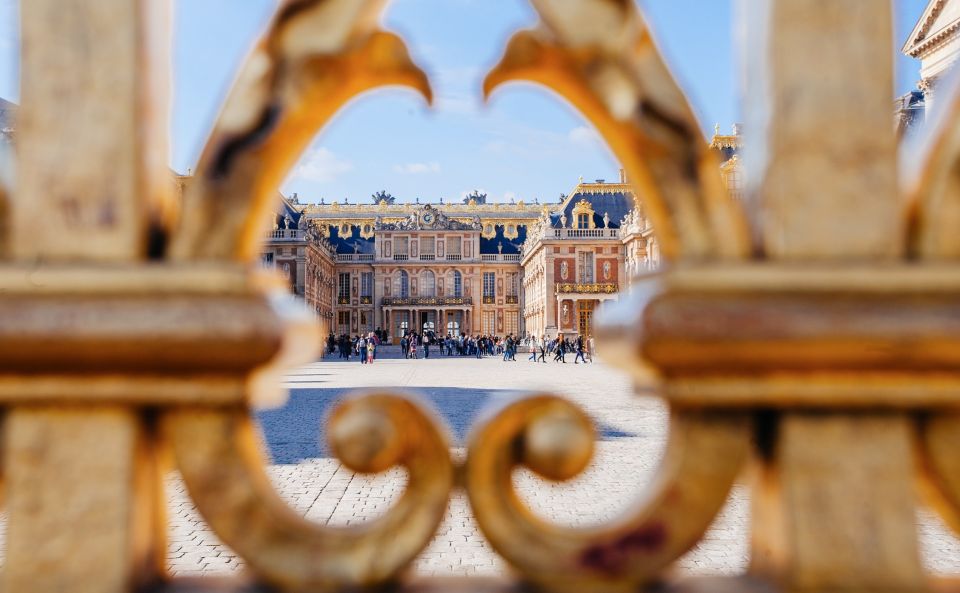 From Paris: Full-Day Guided Tour of Versailles - From Paris to Versailles: a smooth coach ride and a clear start point