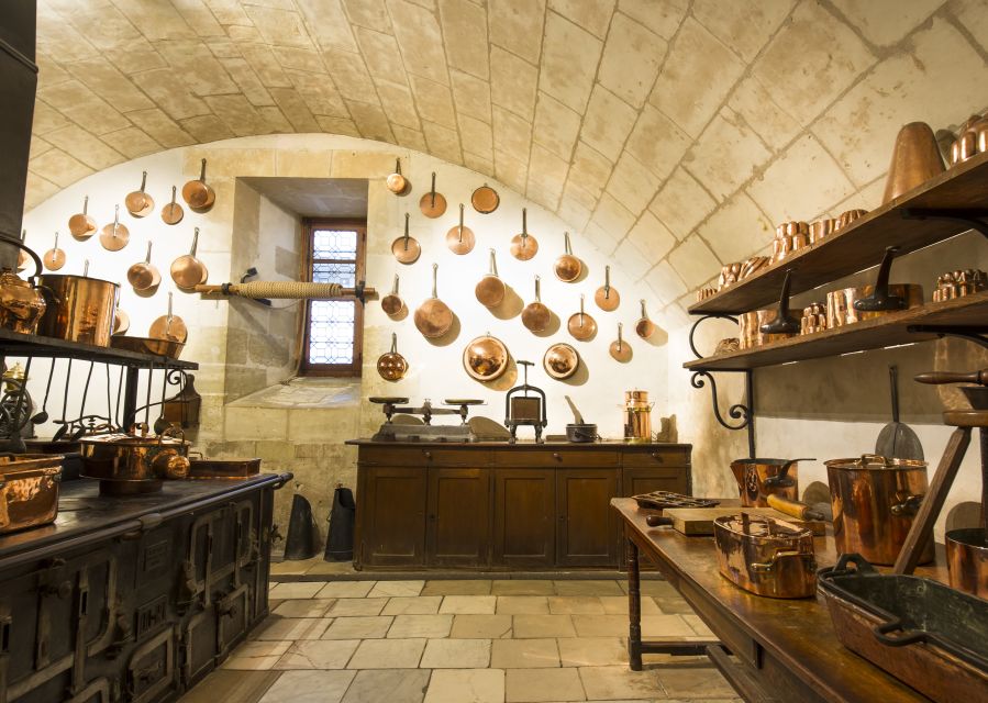 From Paris: Full-Day Loire Valley Chateaux Tour - Lunch, Snacking, and Where to Plan Your Break