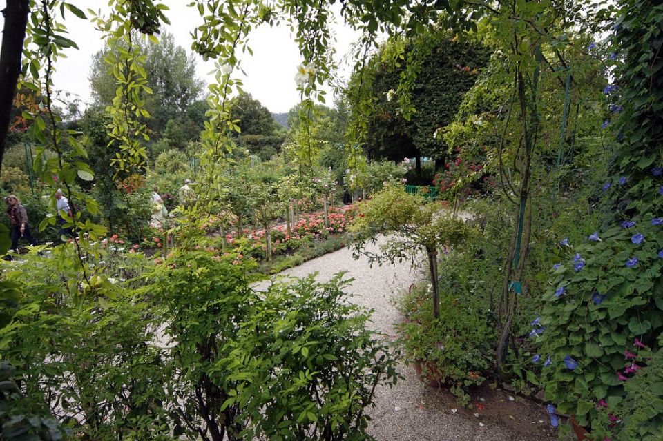 From Paris: Giverny and Monet's Home Day Trip - Monet’s home and gardens: what you’ll actually experience