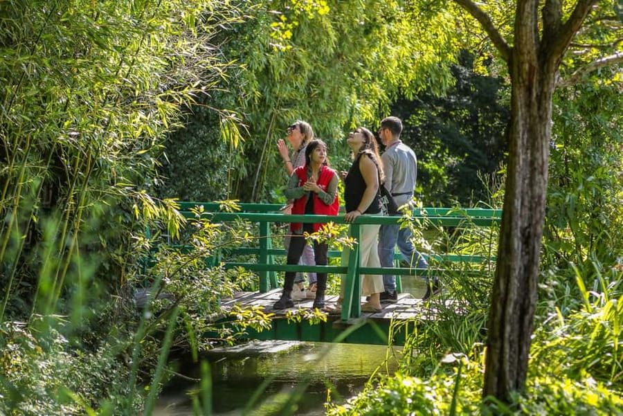 From Paris: Giverny Day Trip with Audio Guide or Live Guide - Meeting Up and Getting In: How the Day Starts Smooth
