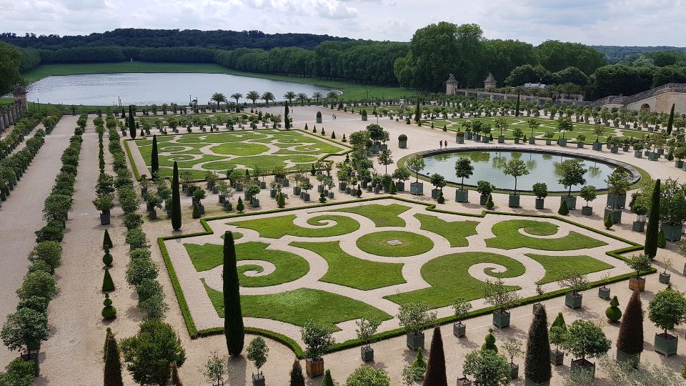 From Paris: Versailles Palace and Gardens Guided Experience - Skip-the-line gardens + a guided walk: where most of the magic happens