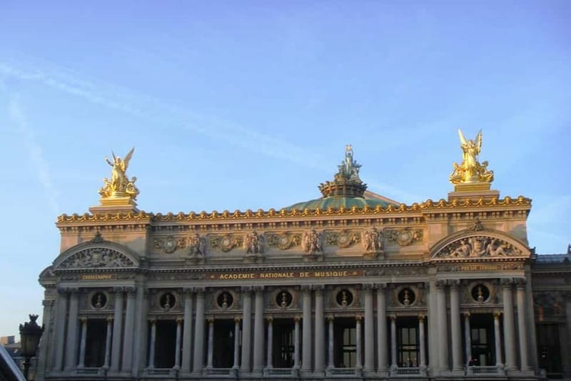 German private Walking Tour through Montmartre & Passages - Price and value: is $183 per person worth it?