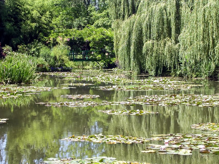 Giverny: Monet's House and Gardens Guided Tour - How the 2 hours feel on the ground (and where you’ll want to pause)