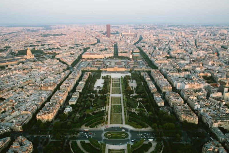 Highlights of Paris Bike Tour in English or Dutch - Paris Bike Tour on two wheels: the feel of a 3-hour city reset