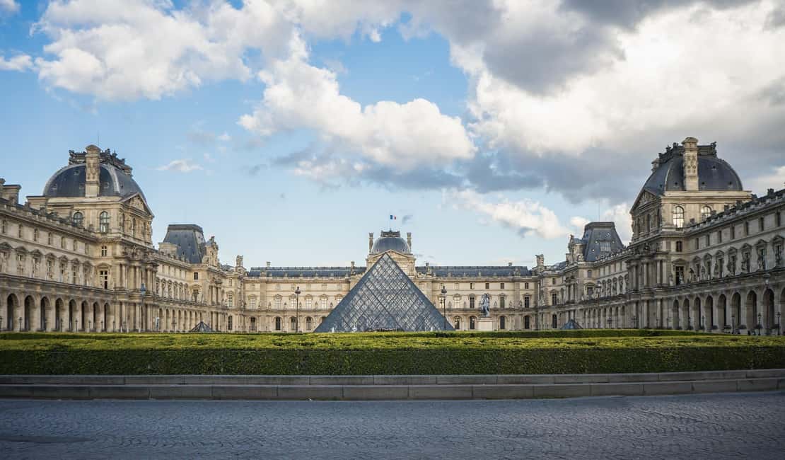 Louvre Museum Timed Entrance Ticket with Audio Guide - Audio guide setup: what you get and how to use it right