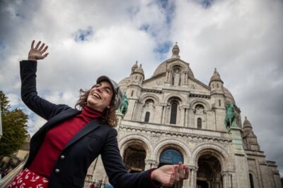 Montmartre en chansons: tour with a professional singer - Rue Lepic: the street where the mood stays with you