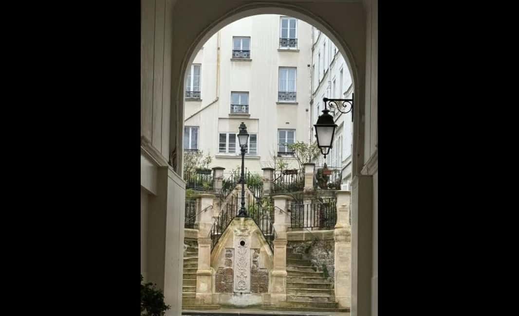 Montmartre for Art Lovers - Walking tour with Expert Guide - Montmartre Art for Real People: What This Tour Actually Does
