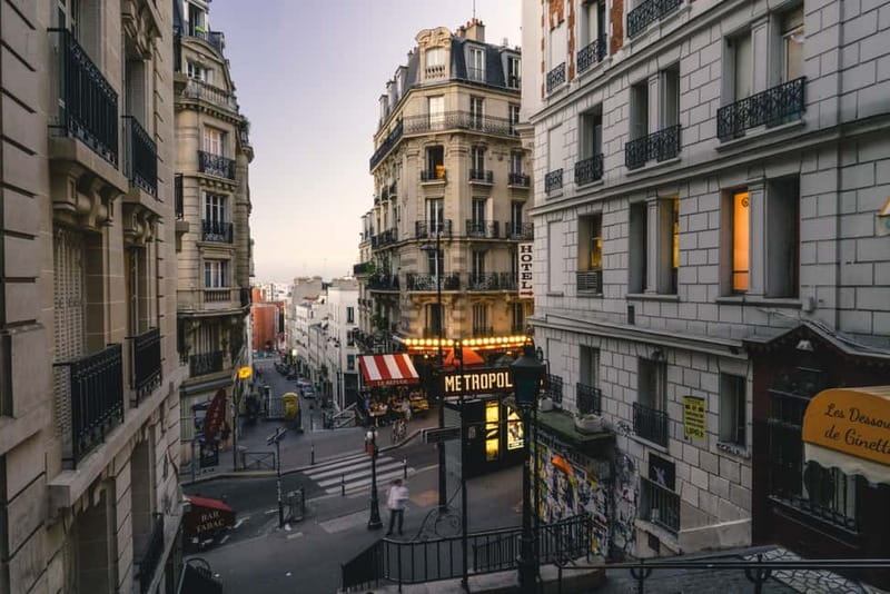 Montmartre : private family tour - Le Consulat and La Bonne Franquette: the neighborhood’s playful side