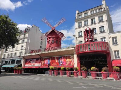 Montmartre Walking Tour with a Local Guide - Moulin Rouge to the Wall of Love: postcard scenes with street-level meaning