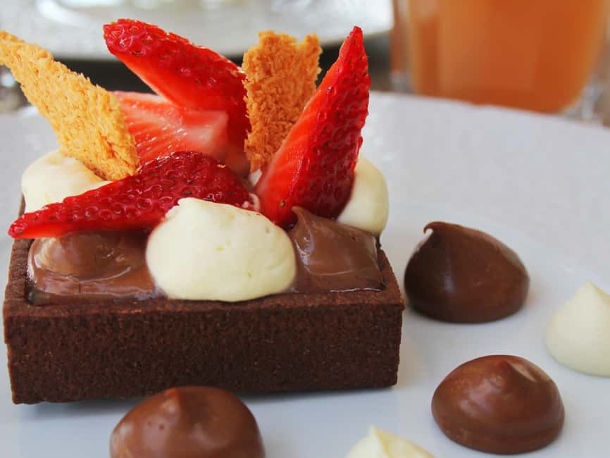 Paris: 1-Hour Sightseeing Cruise and 3-Course Bistro Dinner - Why this Seine cruise plus Bistro dinner feels like the right kind of easy