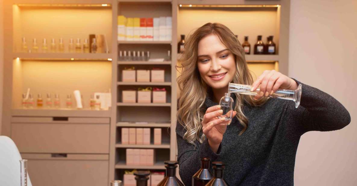 Paris: 2-Hour Perfume Creation Workshop - Smelling 12 scents: how the tasting shapes your blend