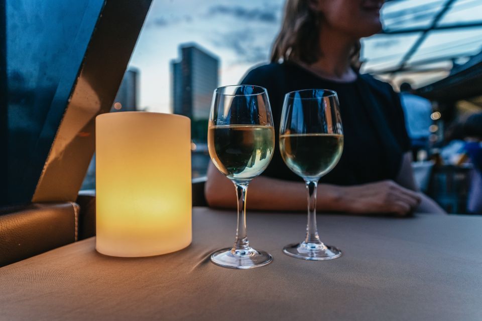Paris: 3-Course-Dinner Cruise on the Seine with live music - Dinner on the Seine from Bateaux Parisiens: the night-view payoff