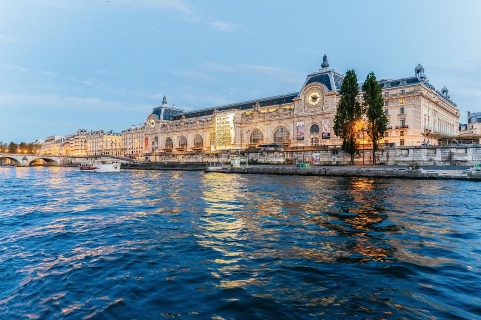 Paris: 3-Course-Dinner Cruise on the Seine with live music - The Seine route in 150 minutes: where to look, and why each stop clicks