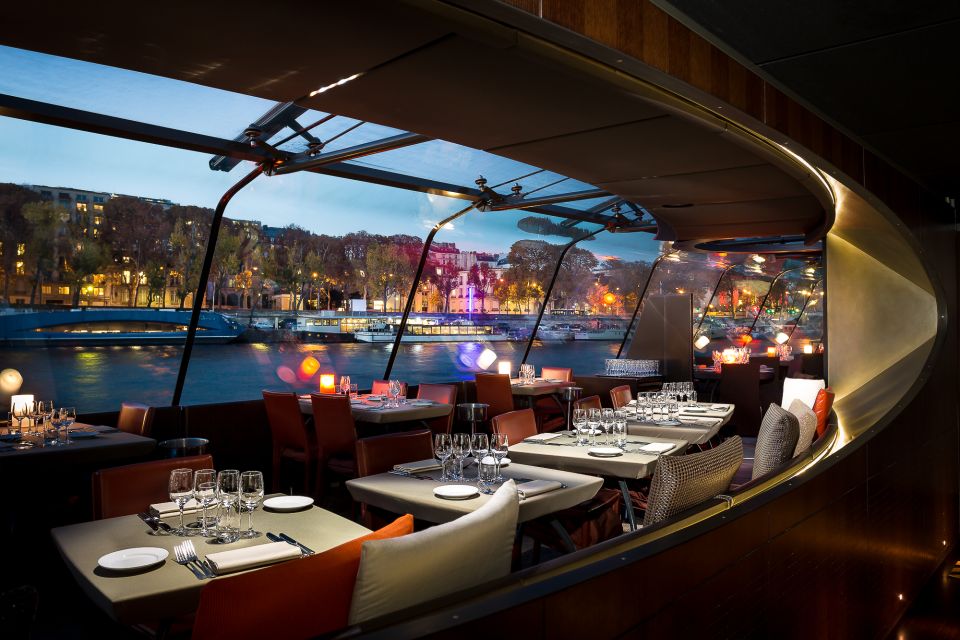 Paris: 3-Course-Dinner Cruise with Wine on the Seine River - Île de la Cité and Notre-Dame: the “wait for the lights” stretch