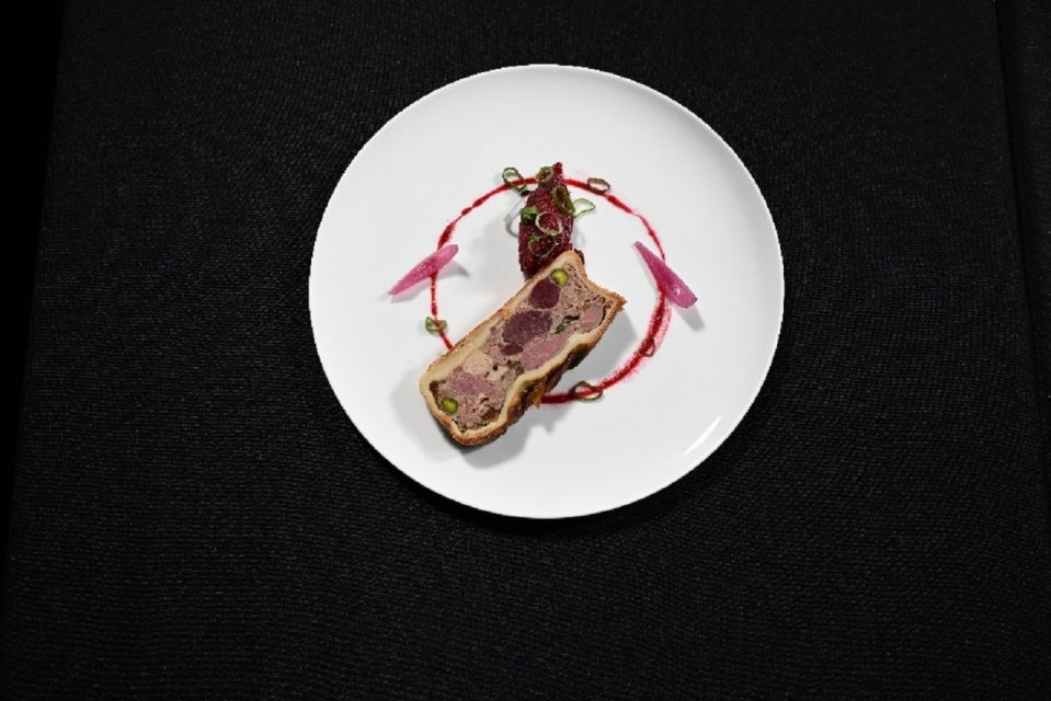 Paris: 3-Course Dinner & Show at Paradis Latin Cabaret - Seating, rules, and practical limits that affect comfort