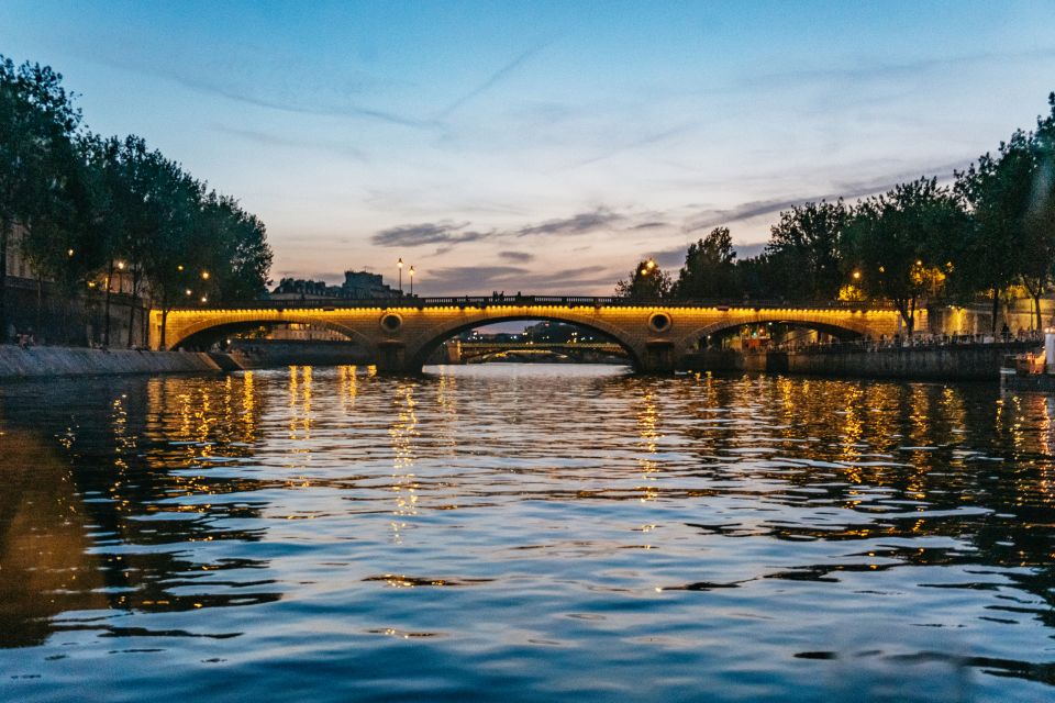 Paris : 3-Course Gourmet Dinner Cruise on Seine River - Who this Seine dinner cruise suits best