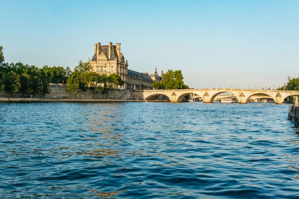 Paris : 3-Course Gourmet Dinner Cruise on Seine River - Entering The Paris Seine La Marina: Getting started without stress