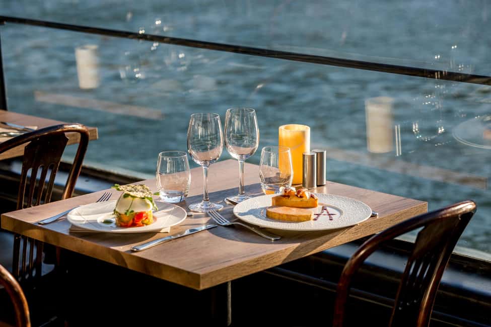 Paris: 3-Course Lunch Cruise on the River Seine - Why a midday Seine cruise works better than you expect