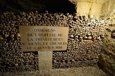 Paris: Catacombs Entry & Seine River Cruise with Audio Guide - The Underground Walk: Steps, Space, and “How Close Is Too Close?”