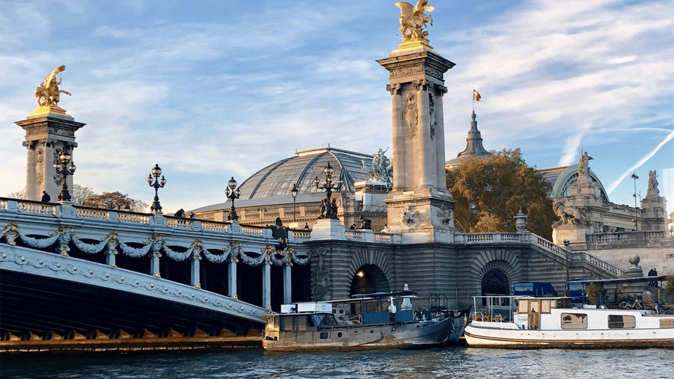 Paris: Champagne Tasting Cruise Departure from Eiffel Tower - Who this cruise suits best