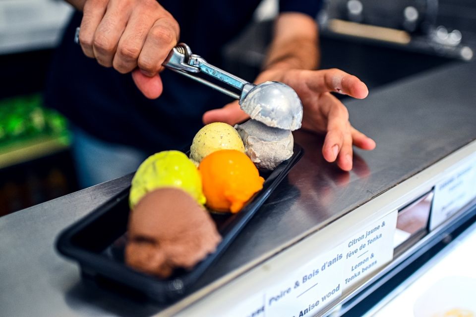 Paris: Chocolate and Pastry Tour with Tastings - Montmartre on Foot: Why a Chocolate Tour Works Here