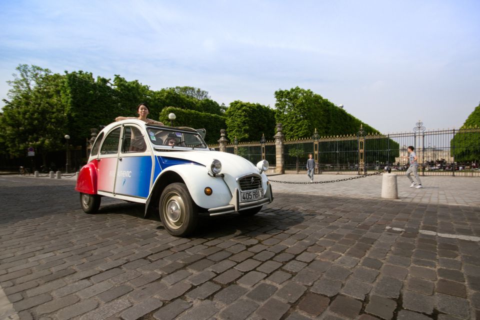 Paris: Classic Sites Tour by Vintage Citroen 2CV - Champs Élysées, Trocadéro, and the Eiffel Tower: the first big hits