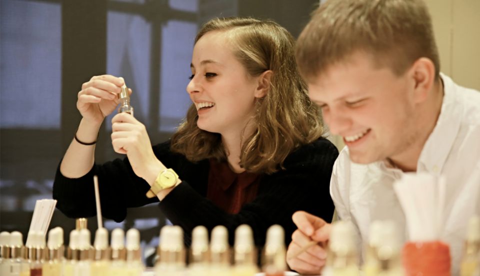 Paris: Create your Signature Scent Perfume Workshop - Notes and chords: the lesson that makes your perfume make sense