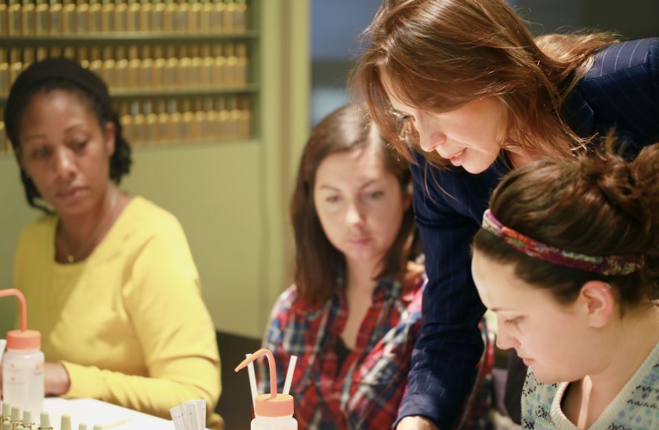 Paris: Create your Signature Scent Perfume Workshop - Practical tips that make the class smoother