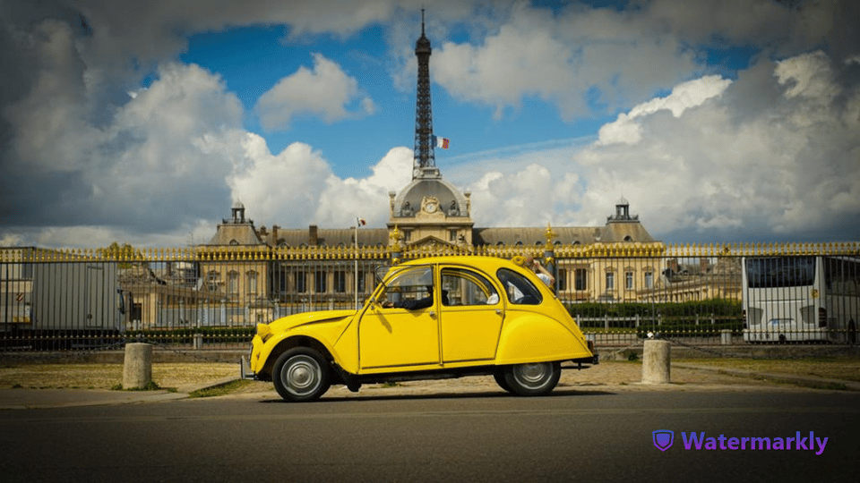 Paris: Discover Paris 2CV - Paris in a 2CV: what makes it feel so different