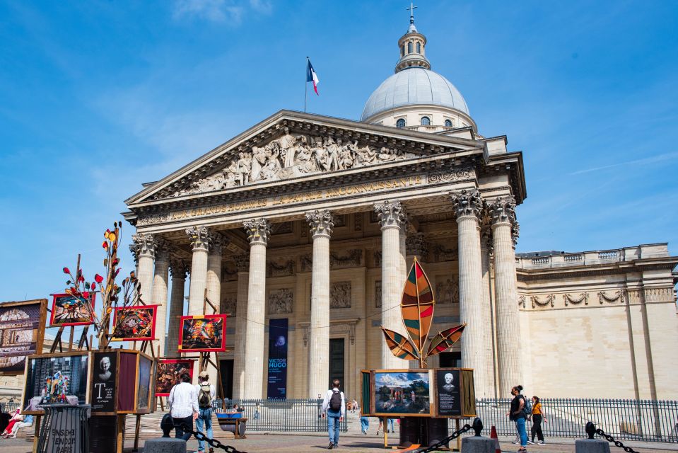 Paris: E-bike tour - Monumental and Hidden Paris - Palais-Royal, Place Vendôme, and Concorde: iconic sightlines from the saddle
