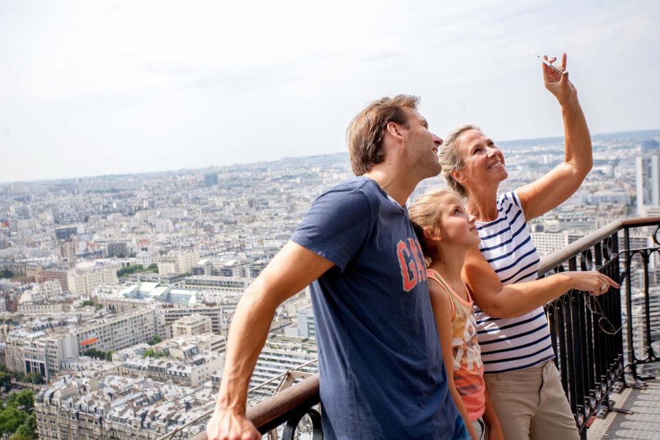 Paris: Eiffel Tower Access by Elevator & Seine River Cruise - The guide’s role: stories that make the metal feel human