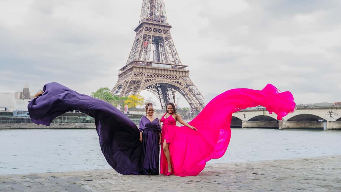 Paris: Eiffel Tower Flying-Dress Photoshoot jonadress - Two photographers, plus editing: what you should expect after the shoot