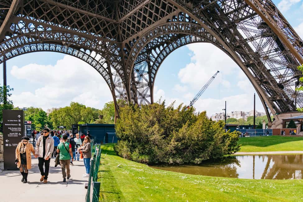 Paris: Eiffel Tower Fully Guided Tour with Summit Option - FAQ