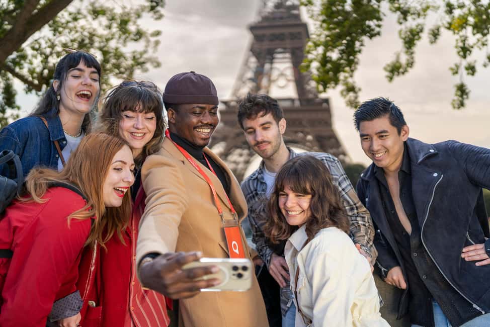 Paris: Eiffel Tower Guided Tour with Summit Access - Practical details that affect your comfort