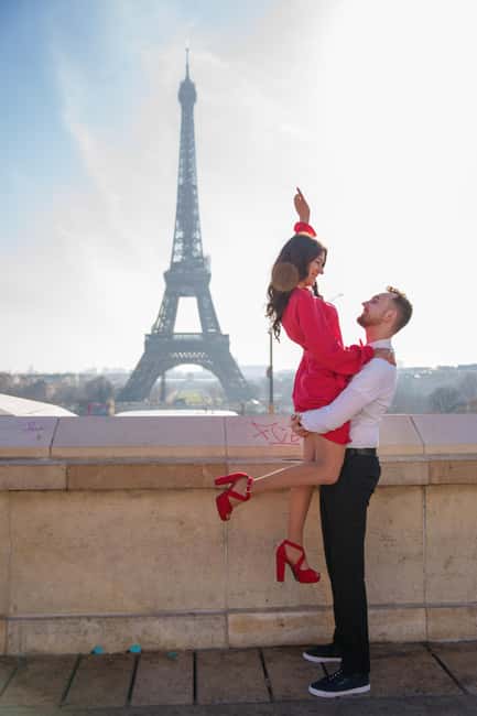 Paris: Eiffel Tower Photoshoot with a Professional - How the Shoot Actually Works: Poses, Candid Moments, and Real Variety