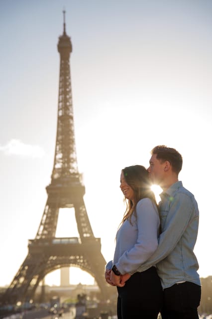 Paris: Eiffel Tower Photoshoot with a Professional - Who This Is Best For (And Who Might Want Something Else)