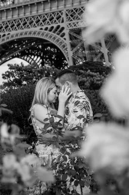 Paris: Eiffel Tower Street Photoshoot - Price and value: why $51 can make sense