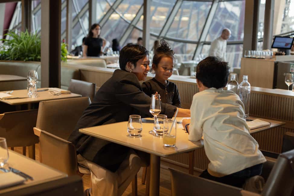 Paris: Eiffel Tower's Madame Brasserie 3-course lunch 12:00 - Should you book Madame Brasserie 3-course lunch at 12:00?