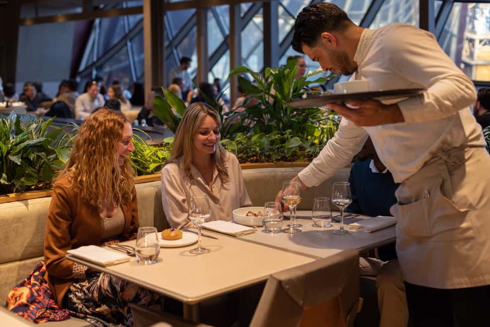 Paris: Elegant Dinner with Drinks in the Eiffel Tower - Key things that make this dinner worth your time