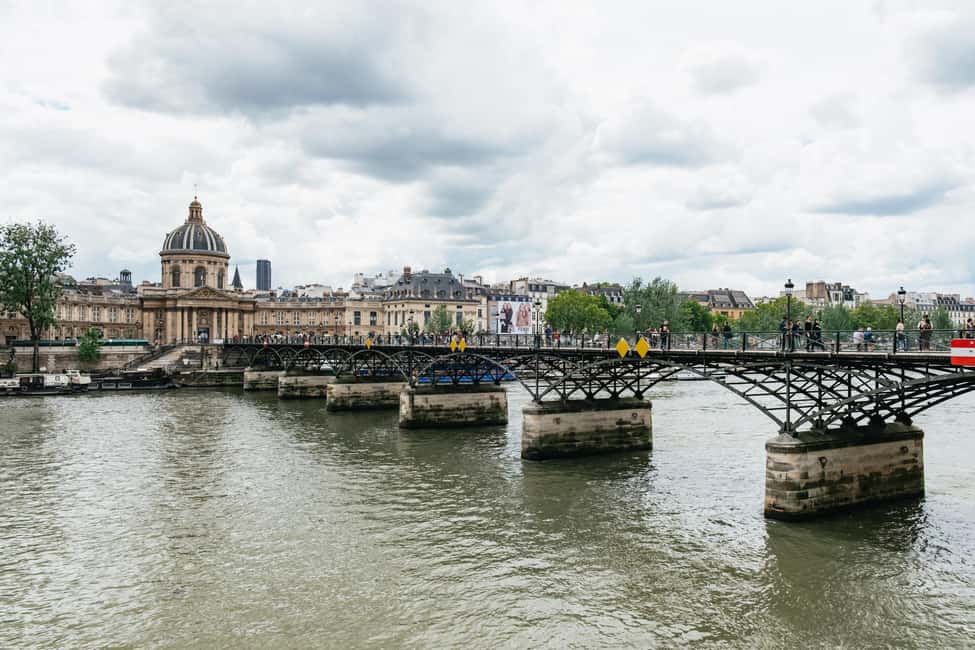 Paris: Emily TV Show Locations Guided Walking Tour - Stop-by-Stop: Walking Emily’s Paris From Real Addresses