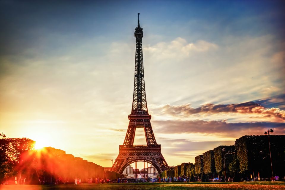 Paris: Evening Sightseeing Tour and Moulin Rouge Show - Who Should Book This Night Out (and Who Should Skip It)