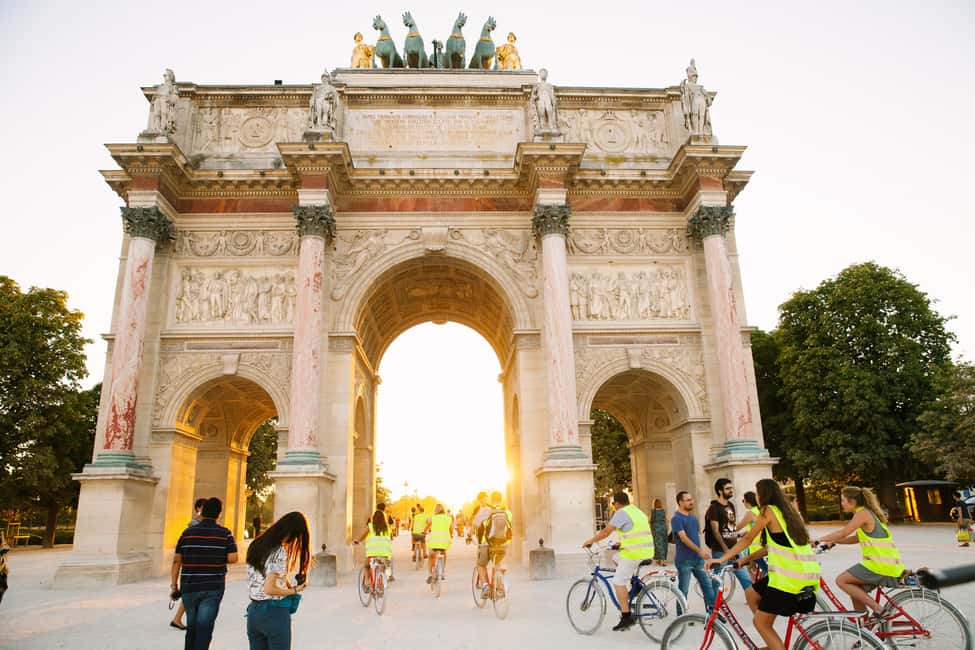 Paris Evening Snapshot Bike Tour - How the guides keep you safe (and how they make it fun)