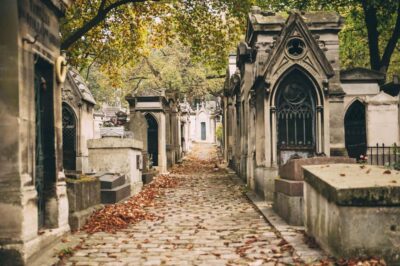 Paris: Famous Graves of Pere Lachaise Cemetery Guided Tour - Getting to the meeting point: Alexandre Dumas, Line 2