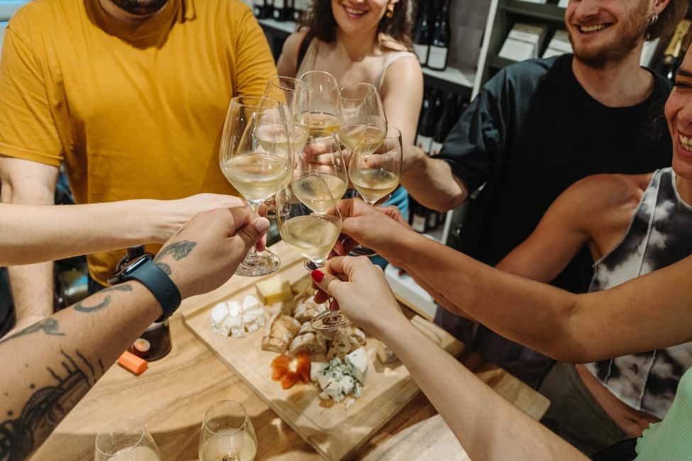 Paris: Food and Wine Tasting Walking Tour in Le Marais - Poilâne-style classics and why the bread matters