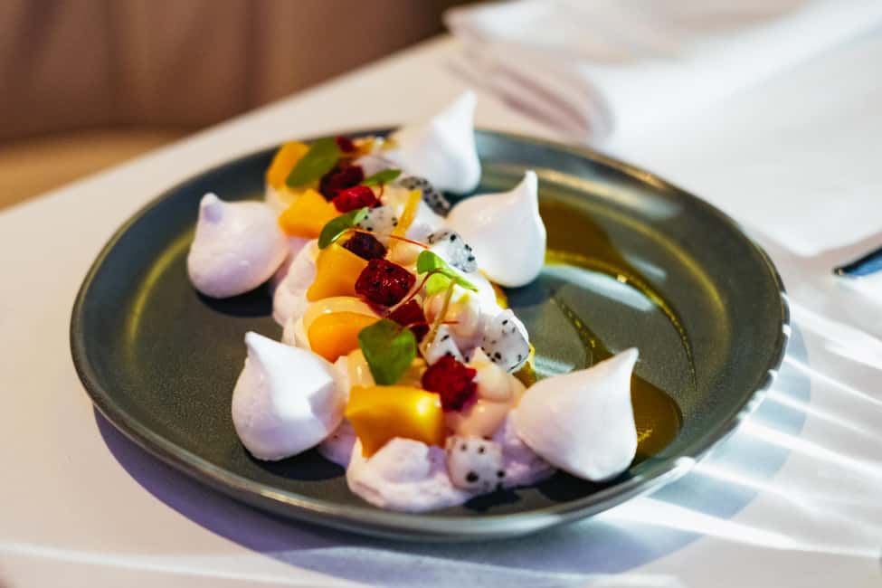 Paris: Gourmet Dinner Cruise on Seine River with Live Music - Seine highlights: what you’ll see from each major pass